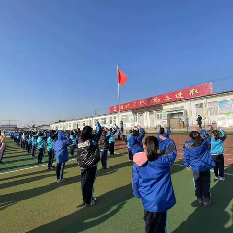 争做健康小卫士——海港区鲤泮庄小学“预防冬季传染病”主题升旗仪式