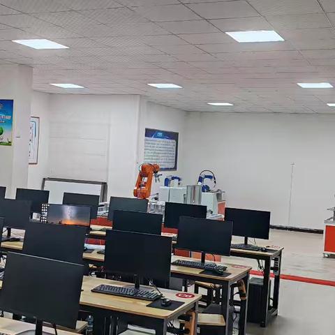 江西鸿兴教育咨询有限公司校企联办工业机器人实训室