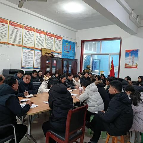 数据分析明得失，凝心聚力谋提升——固城中学成龙校区备考动员会
