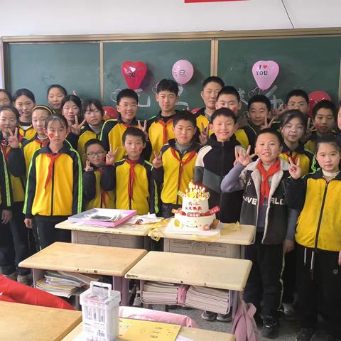 迎元旦，送祝福——明村小学六年级二级部实践活动