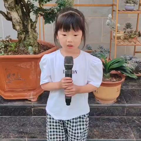 昭通市昭阳区晨光凤翔幼儿园果子一班第一、二周生活碎片