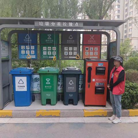 “绿色联盟・资源再生月——践行垃圾分类，共享绿色生活”银丰唐郡社区开展桶边引导垃圾分类宣传教育活动