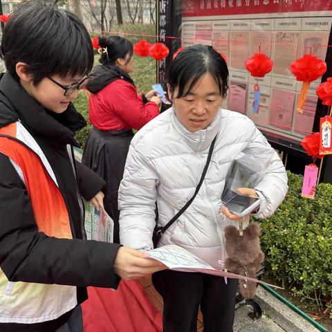 唐冶街道银丰唐郡社区开展“元宵喜乐会·分类伴我行”有害垃圾分类宣传教育活动