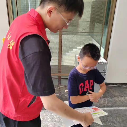 全民践行·分类赋能——唐冶街道银丰唐郡社区借助科普大篷车活动开展垃圾分类宣传教育活动