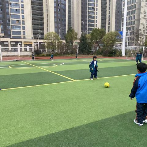 富强小学足球社团