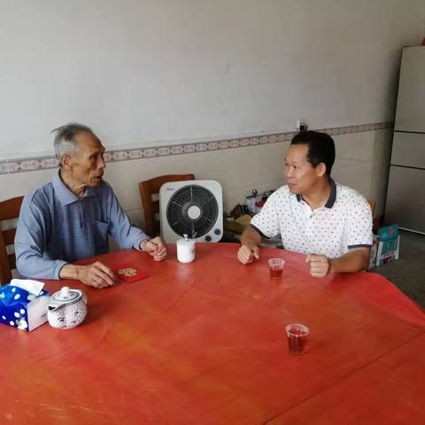 大崀学校开展“七一”走访慰问活动