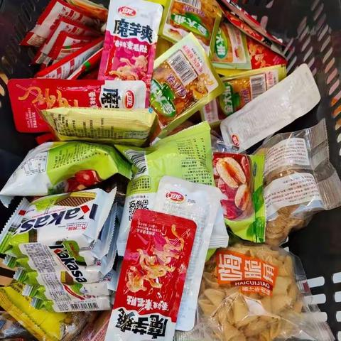 休闲食品小食品折扣仓