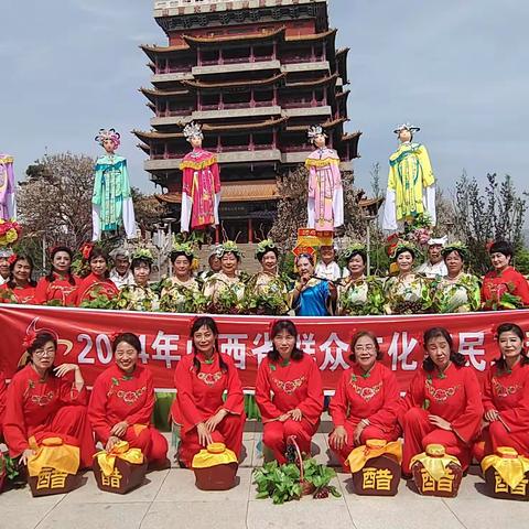 人民广场赛江南，百姓自发“庆五一”