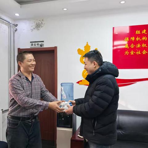 送药送关怀，服务暖兵心