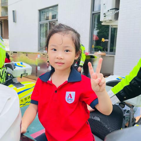 叮咚～石龙伟才幼儿园K3D班彤彤宝贝成长回顾请查收❤️