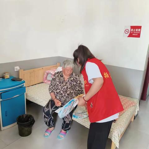 颍上县五十铺乡敬老院开展安全生产月教育活动