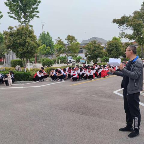 警钟长鸣 安全常在｜小雪街道中学开展避震减灾疏散演练