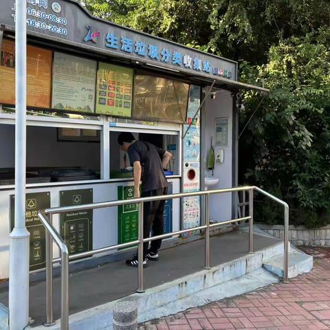 李沧区开展垃圾分类日常督导检查 垃圾分类非小事 厢房管理是关键