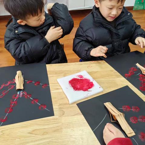 探索传统艺术的魅力：水粉画冰糖葫芦和鞭炮