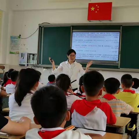 【建平实小--构建理想课堂】展学科风采，树优秀典范——记建平实验小学“领航行动”语文示范课活动