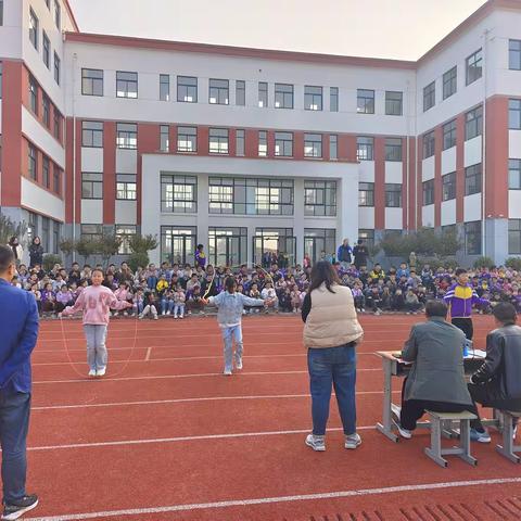 【“六声教育”推动“五育融合”系列活动】“绳”彩飞扬，活力绽放——东郭实验小学跳绳比赛