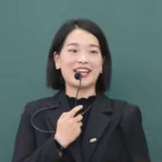 心向光明  筑梦未来——七〇四班家长会图纪