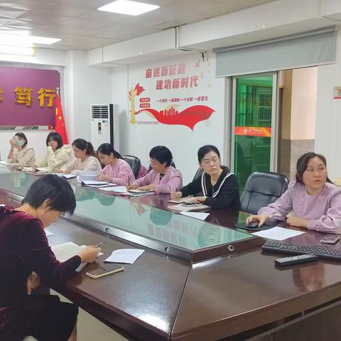 凝集体智慧 攻高考难关——记海口实验中学语文组开展高三集体备课活动