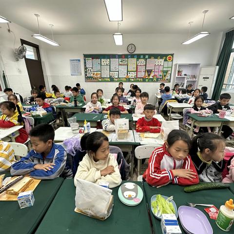 不负美食  共享“食”光——九江市双峰小学濂溪校区四（7）班三明治制作实践活动