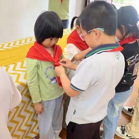巨浦乡小学举行 一年级新队员入队仪式
