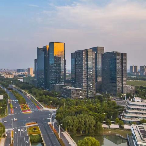 湖城投物业总部自由港项目2025年7月工作简报