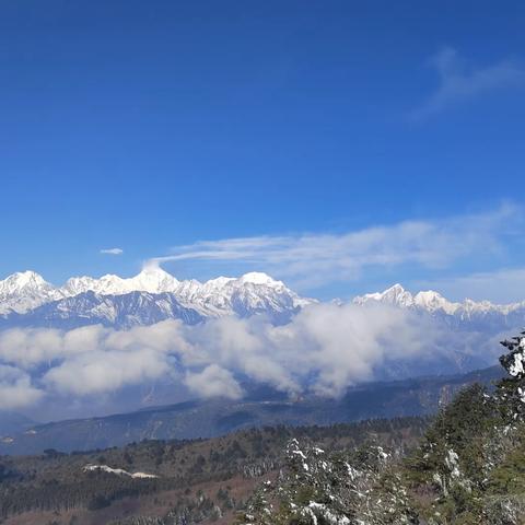 王岗坪观贡嘎雪山