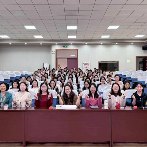 左手烟火，右手书香——湖洲小学举行“三八”国际妇女节座谈会