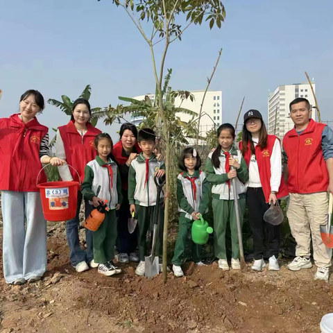 弘扬雷锋精神，争做护绿小达人 ‍——湖洲小学开展“学雷锋月”系列活动
