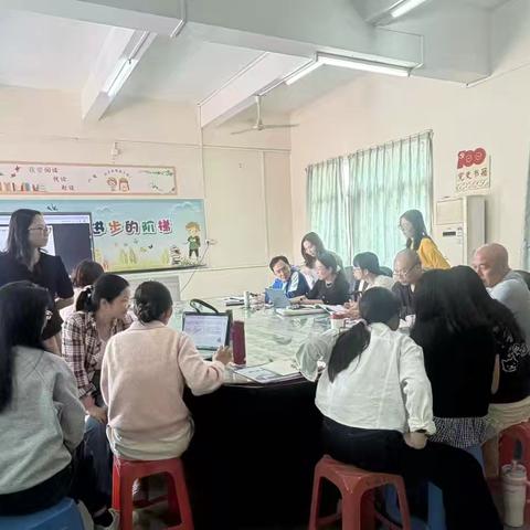 【教师研训】研思共进破难点 课堂提质促成长——湖洲小学数学科组《解决含有多余条件的问题》主题研修四课研讨纪实 ‍