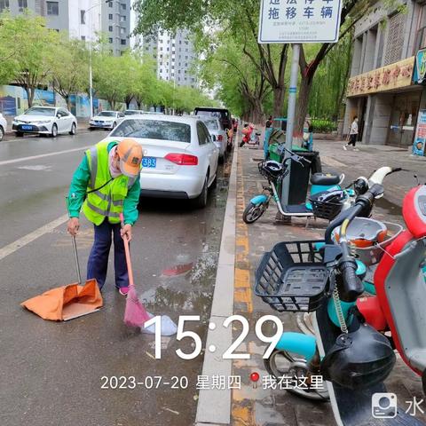 暴雨过后清理忙 乌海楹环在行动