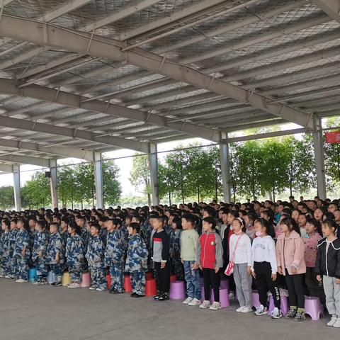 躬行实践，励学笃行
