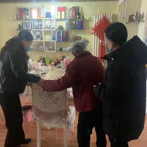 伟东社区慰问重病居民 做群众的贴心人