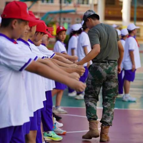 协作同行，凝聚力量 广州市白云中学汇侨校区新生素质拓展训练活动纪实