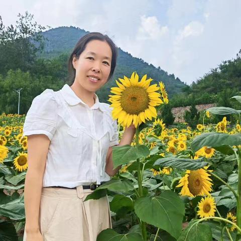 【杏坛之光，师者楷模】—狮子庙小学优秀教师展（五） 匠心守讲台，热忱育新苗