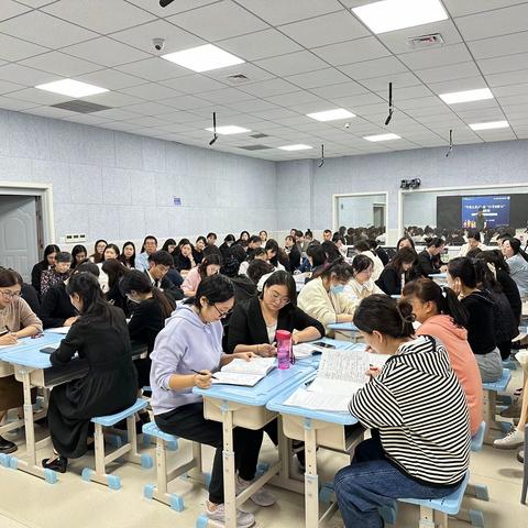 深入课堂细把脉 奋楫扬帆启新程——郑州市教育局教学研究室小学语文教研员赴港区开展教学调研