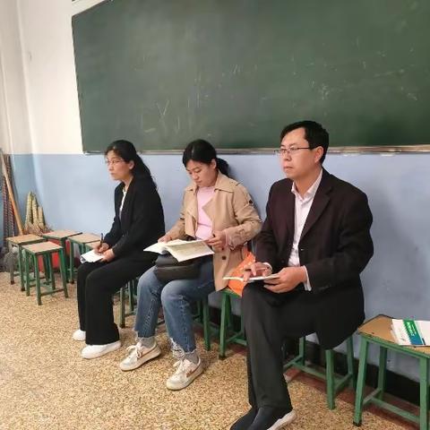 “同课异构，联动教研”初中化学组