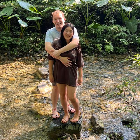 朋友的孩子游桂林古东冠岩象山景区