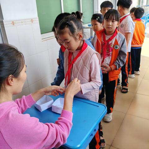 单词小达人，快乐学英语！————翁田中心小学第二届英语单词王比赛圆满落幕