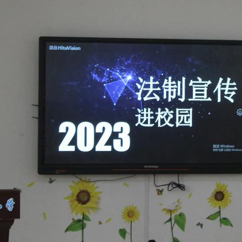 做好防恐演练 筑牢安全防线——当阳市窑湾小学开展校园防暴恐应急演练