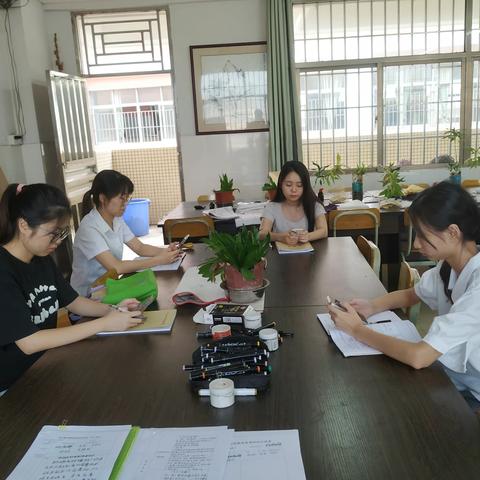 美术组开展学习习近平关于教育的重要论述原著学习暨第四次教研活动