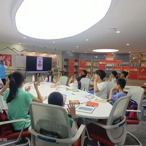 石家庄市裕华区裕翔街道师大科大高校社区开展：书桌起舞，快乐一夏！书桌舞主题活动