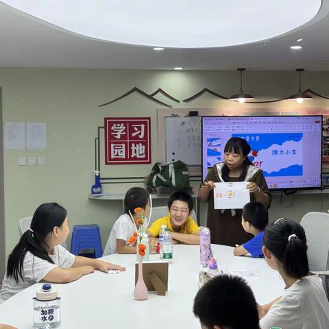 石家庄市裕华区裕翔街道师大科大高校社区开展：“科学奇兵”微夏令  青少年动手实践点燃科学梦想