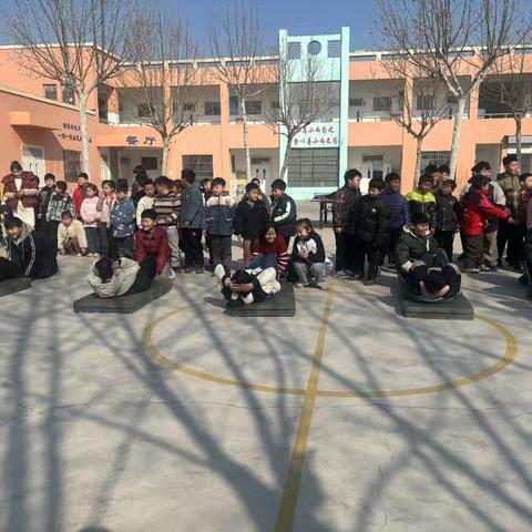 春回大地，‘仰’风起航——滕州市界河镇刘岗小学举行仰卧起坐比赛