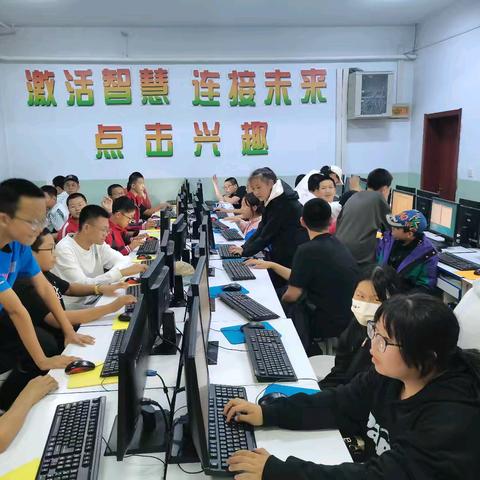 Python编程社团：激发智慧，连接未来