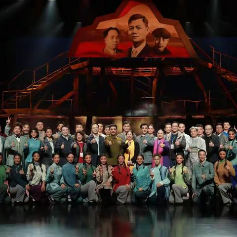 校团联手携《铸魂天山》赴疆巡演     以红色艺术润泽边疆