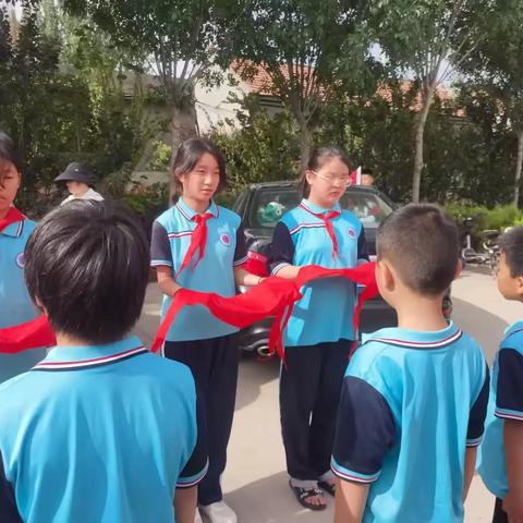 菏泽鲁西新区吕陵镇窦庄小学一年级分批入队仪式