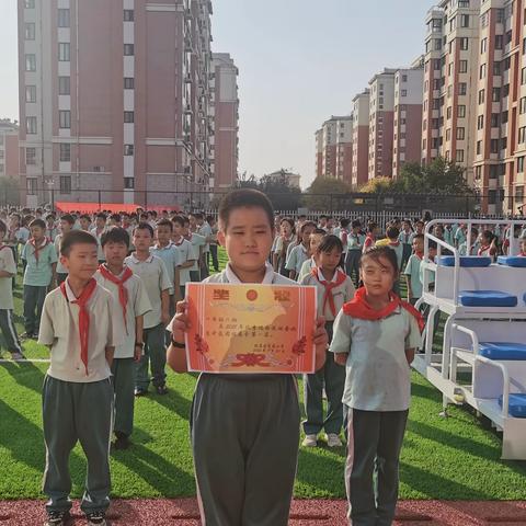 运动展风采一起向未来——杏园小学达标运动会