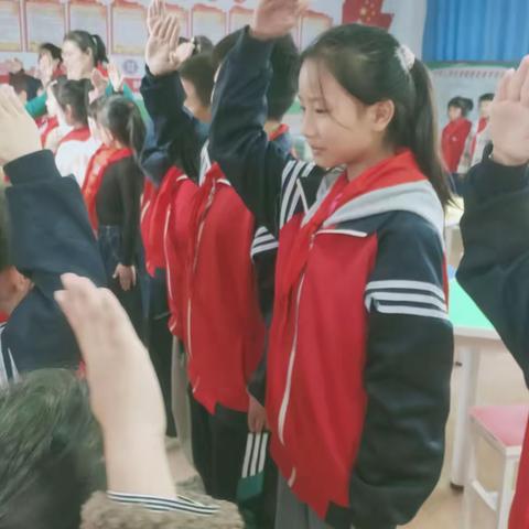 【强镇筑基，陶庄学区在行动】------陶庄镇井亭小学举行“喜迎二十大 争做好队员”新队员入队仪式