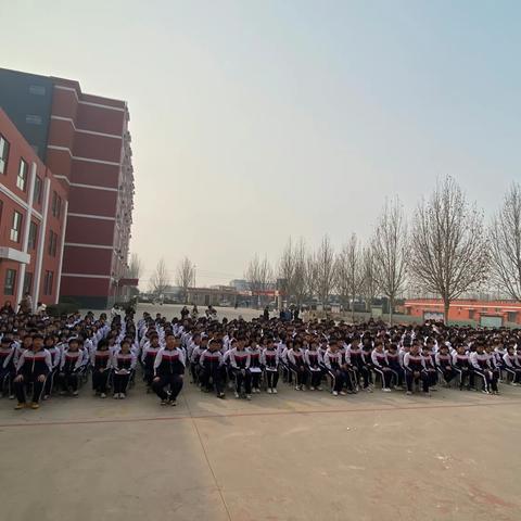 “兔”步青云开新局，扶摇而上向未来——精英中学九年级B部开学典礼