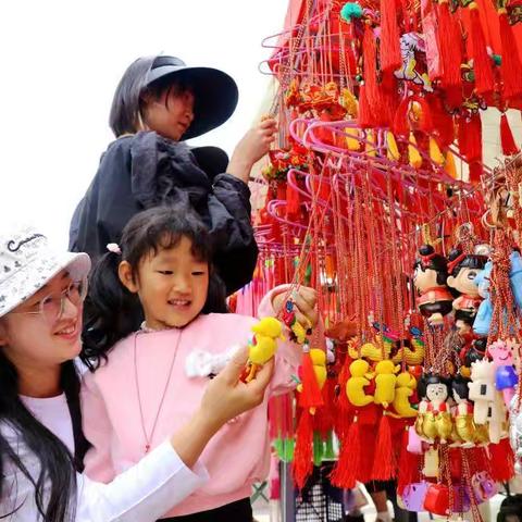 粽享童趣 别样端午——鹤鸣小学端午节系列活动纪实